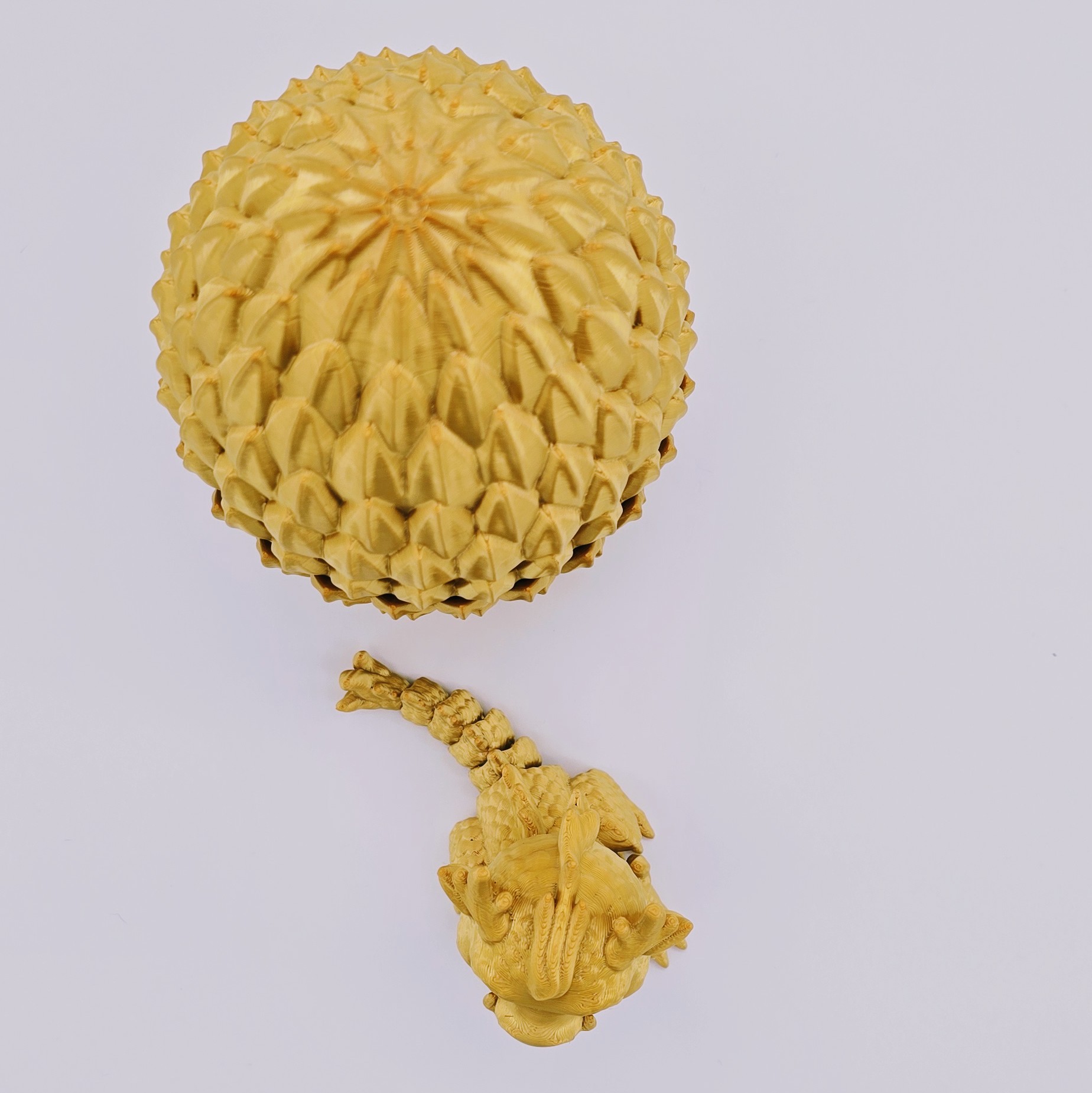 Goldener-Drache im Ei Ansicht 3